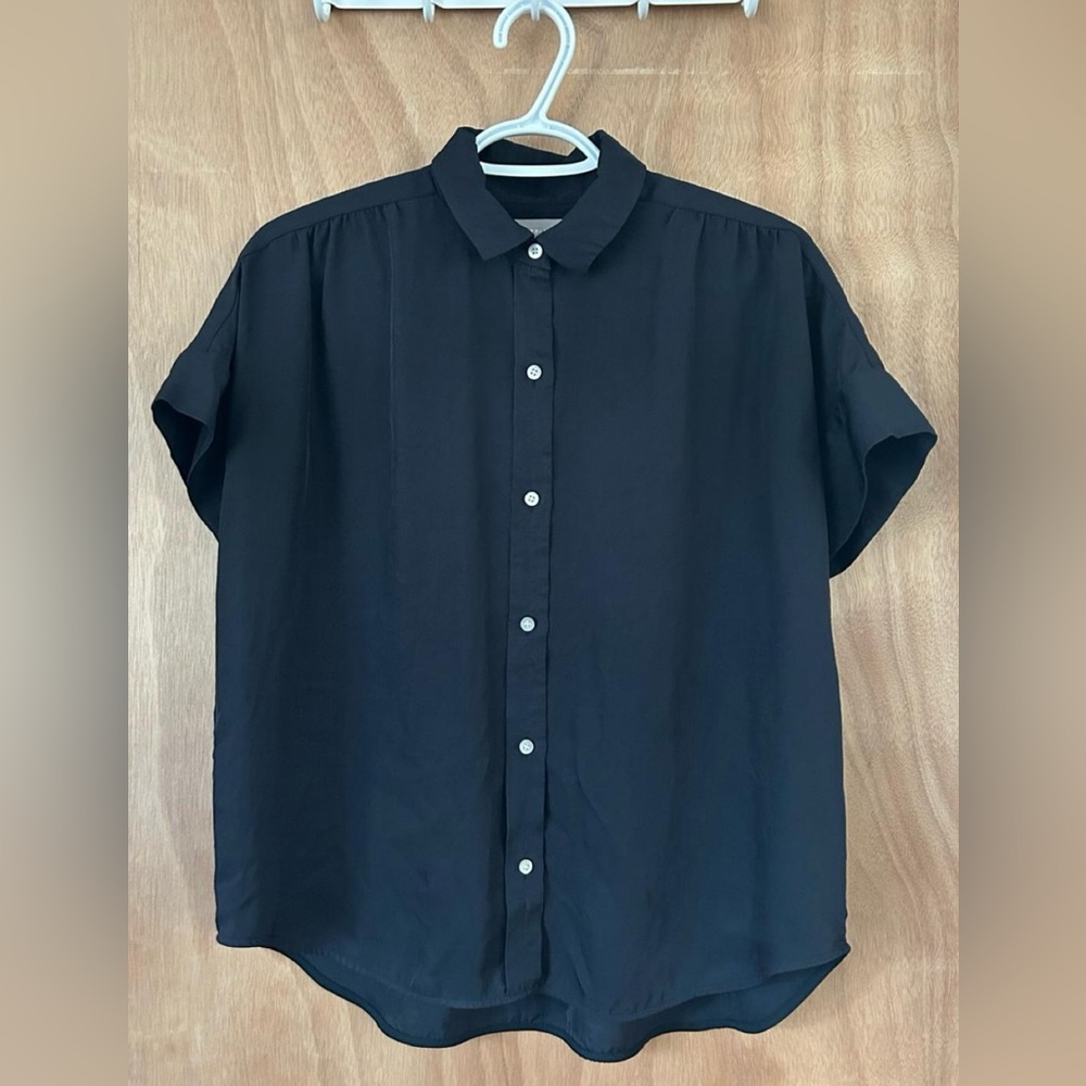 Everlane short sleeve button-up
